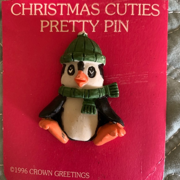 Jewelry - NWT. Christmas penguin pin.